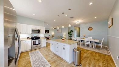 8995 82nd Avenue N in Seminole, FL - Building Photo - Building Photo