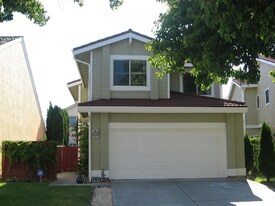 94555 France Way in Fremont, CA - Building Photo