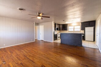 6745 Southwest Pkwy in Wichita Falls, TX - Building Photo - Building Photo