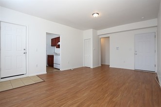 2606 Talbot Rd in Baltimore, MD - Building Photo - Interior Photo