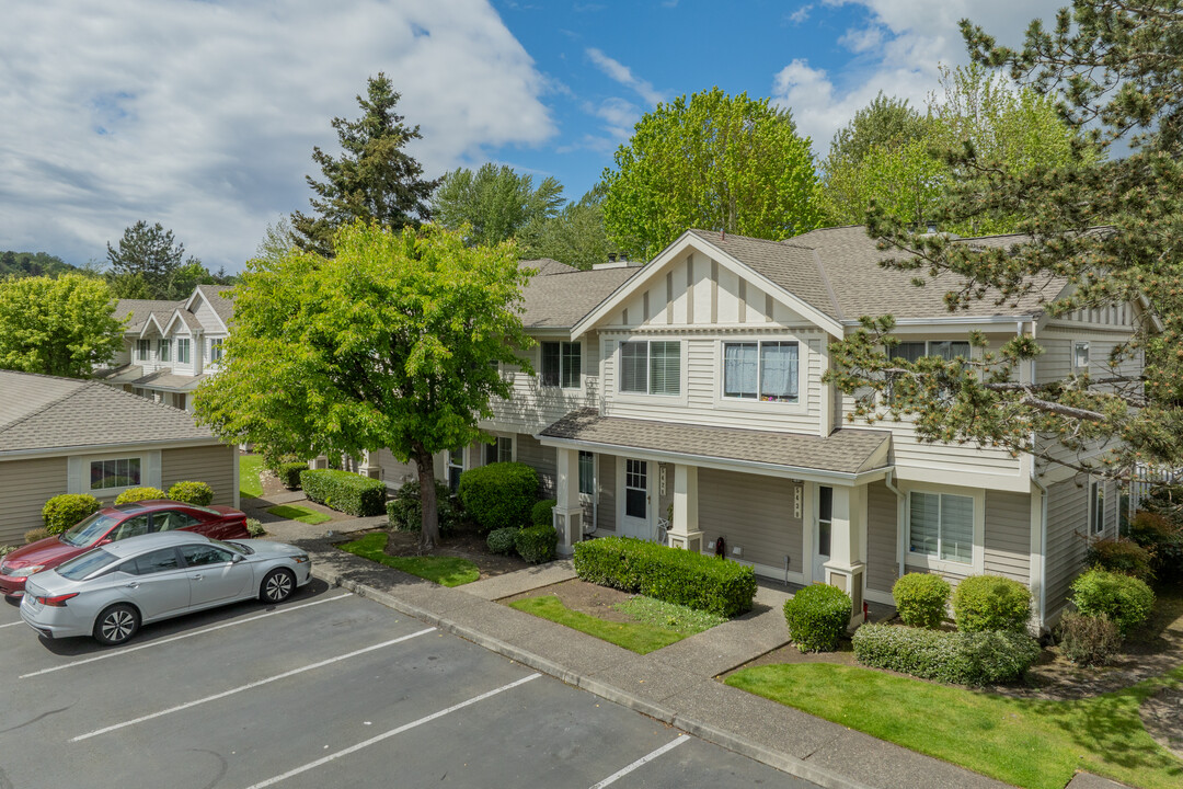 Promenade at the Lakes in Kent, WA - Building Photo