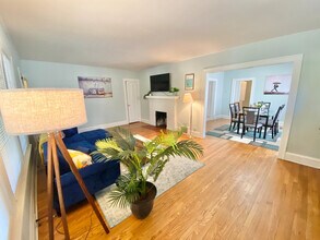 2214 Lee Rd in Cleveland Heights, OH - Building Photo - Building Photo