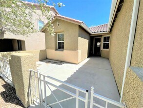 2121 Silvereye Dr in North Las Vegas, NV - Building Photo - Building Photo