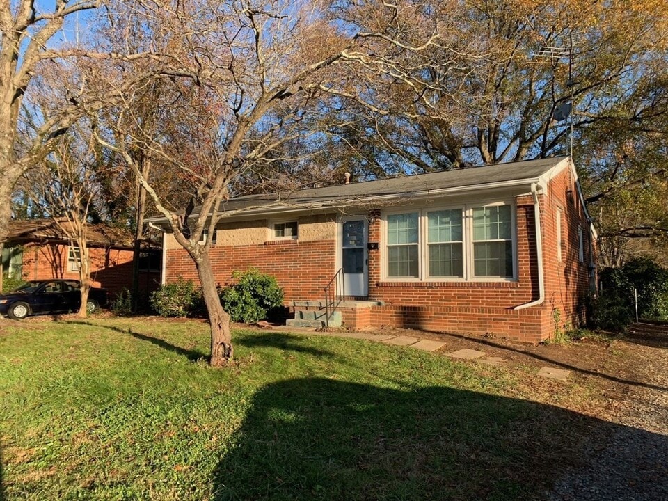 307 Shannon Dr in Greensboro, NC - Building Photo