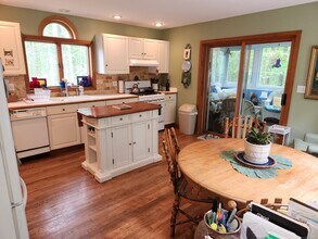 46 Country Way in Wallingford, CT - Building Photo - Building Photo