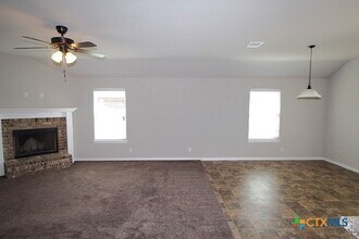 7301 Oliver Loving Dr in Killeen, TX - Foto de edificio - Building Photo