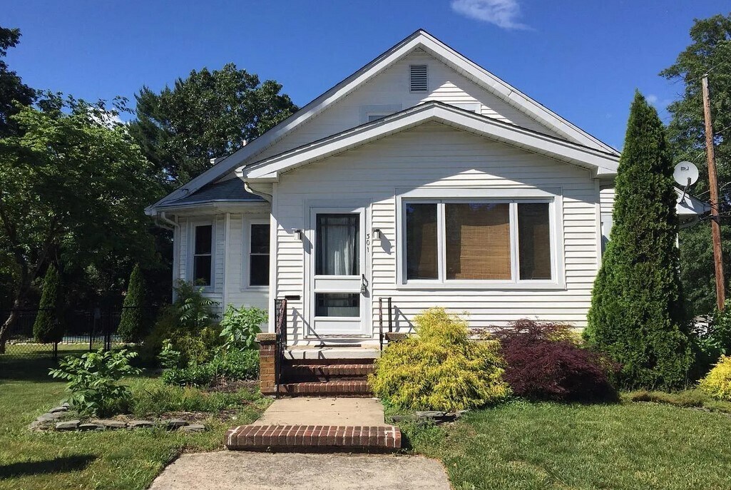 301 Swarthmore Rd in Glassboro, NJ - Building Photo