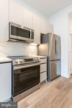 3120 W Jefferson St, Unit 304 in Philadelphia, PA - Building Photo - Building Photo