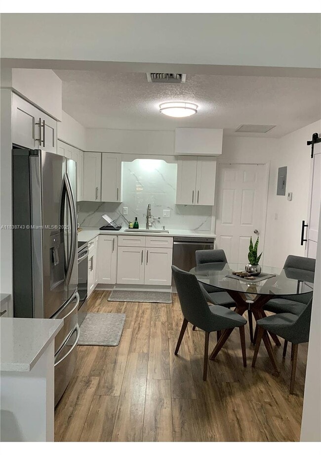 2220 NE 36th St in Lighthouse Point, FL - Building Photo - Building Photo