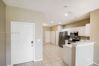 2500 Cordoba Bend in Weston, FL - Building Photo - Building Photo