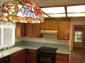 1409 Deerfield Cir in Roseville, CA - Building Photo - Building Photo
