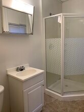 315 W Grand Ave in Eau Claire, WI - Foto de edificio - Building Photo