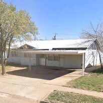 204 E Jeffie St, Unit 2 in Floydada, TX - Building Photo