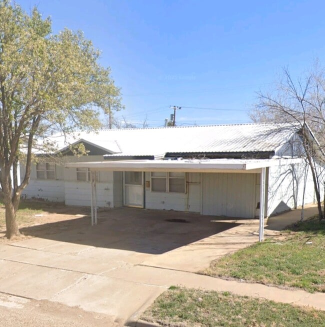 property at 204 E Jeffie St