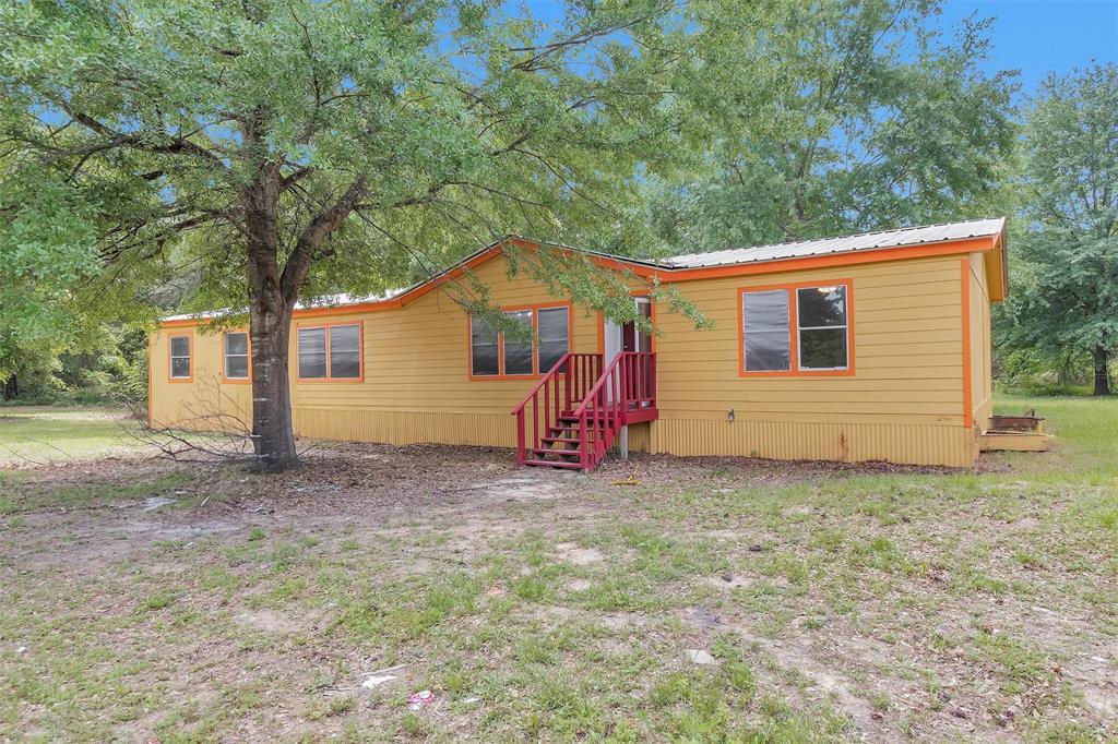 1001 County Line Rd in Shepherd, TX - Building Photo