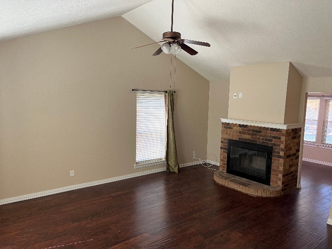 900 Elmhill Ct in Coppell, TX - Foto de edificio - Building Photo