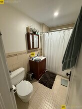 399 Broadway, Unit 2 in Somerville, MA - Building Photo - Building Photo