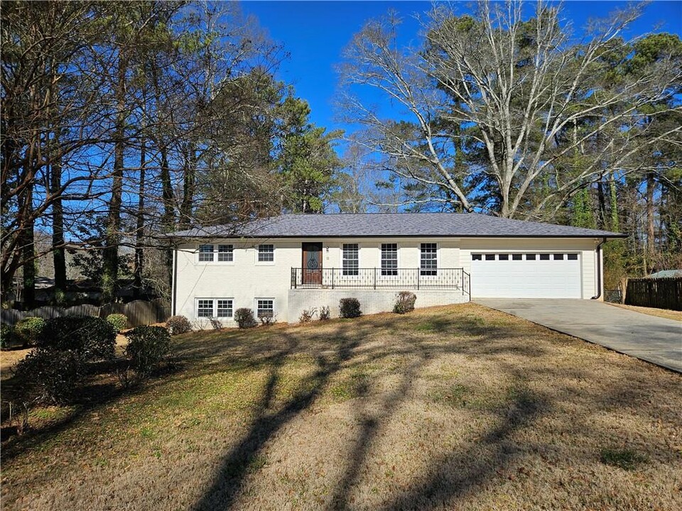 2283 Rainwater Dr in Marietta, GA - Building Photo