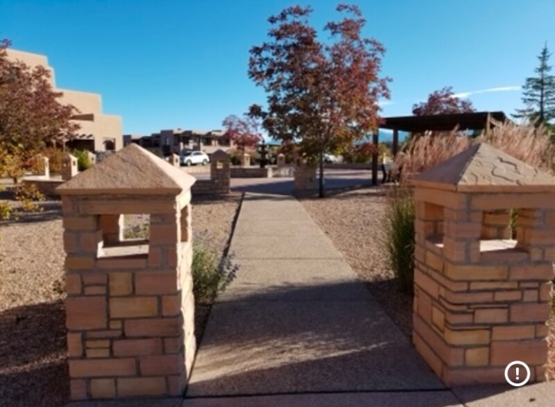 19 Via Plaza Nueva in Santa Fe, NM - Building Photo