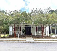 6855 Pine St in Milton, FL - Building Photo