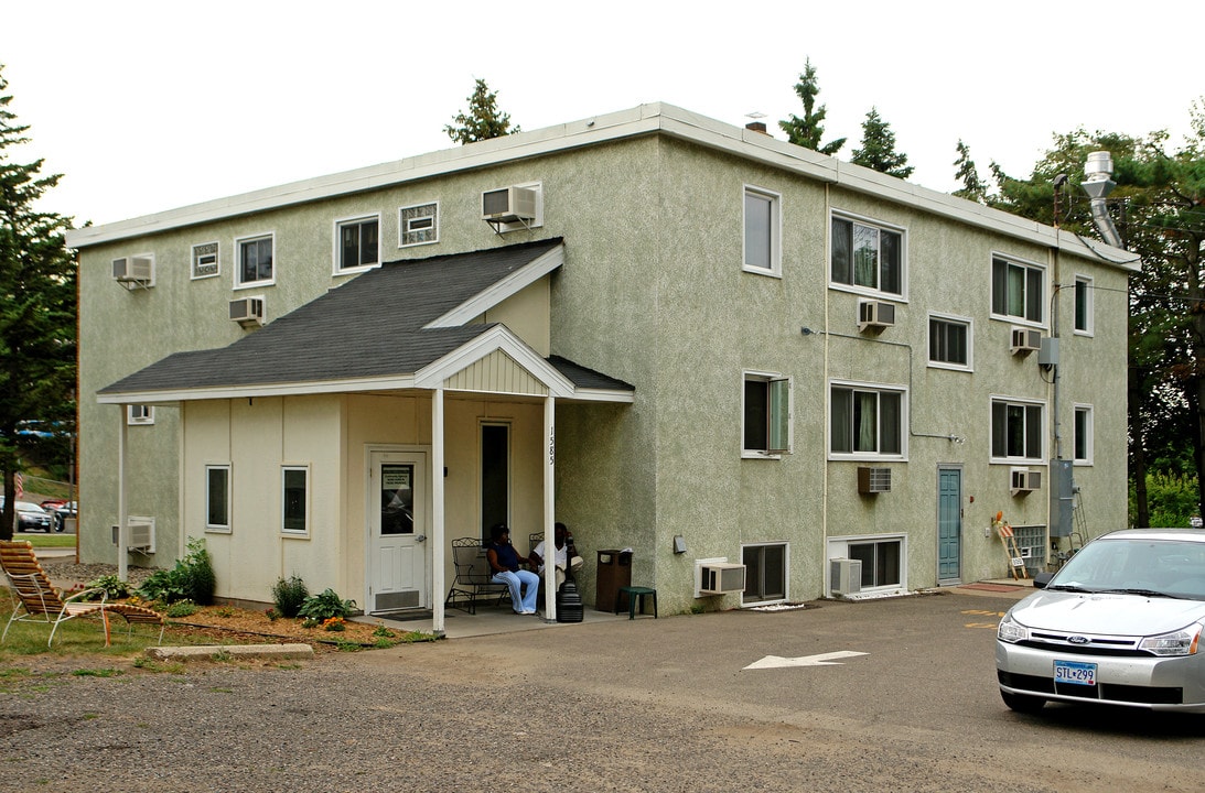 1585 Rice St in St. Paul, MN - Foto de edificio