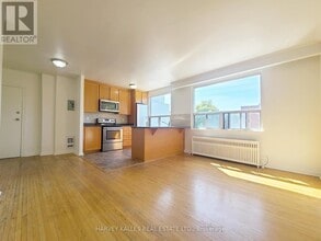 500 Gilbert Ave in Toronto, ON - Building Photo - Building Photo