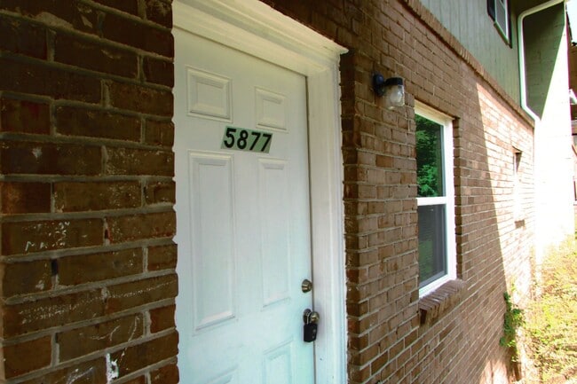 5889 Lone Oak Dr SW in Mableton, GA - Building Photo - Building Photo