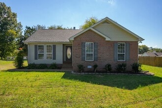 112 Heritage Dr in Portland, TN - Building Photo - Building Photo