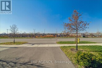 84 Salterton Cir in Vaughan, ON - Building Photo - Building Photo