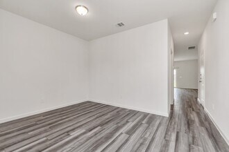7810 Hightree Dr in Houston, TX - Building Photo - Building Photo