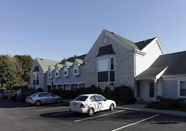 Fairfield Meadows in Port Jefferson Station, NY - Building Photo - Building Photo