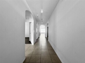 8204 Bilston Village Ln in Gibsonton, FL - Building Photo - Building Photo