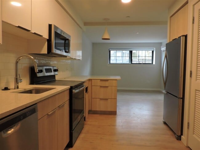 9 Soden St, Unit 002