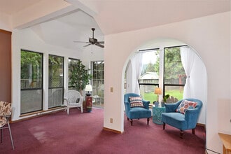 715 W A Barr Rd in Mount Shasta, CA - Building Photo - Building Photo