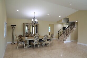 10146 Janetta Way in Los Angeles, CA - Building Photo - Building Photo