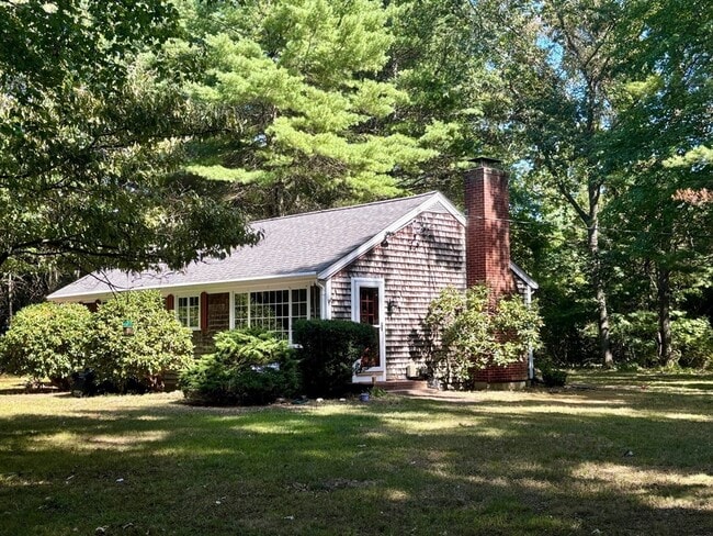 364 Tremont St in Duxbury, MA - Foto de edificio - Building Photo