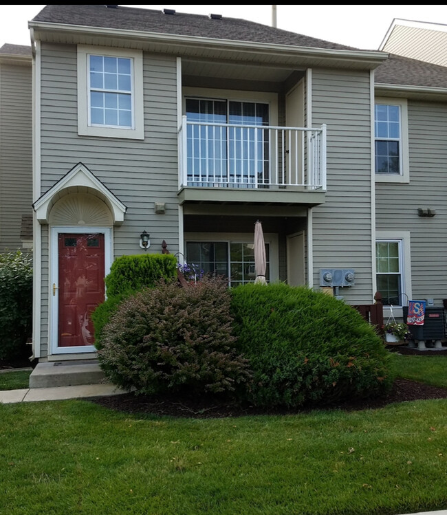 2802B Yarmouth Ln, Unit Laurel Creek in Mount Laurel, NJ - Foto de edificio - Building Photo