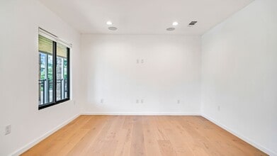 1570 Myra Ave in Los Angeles, CA - Building Photo - Building Photo
