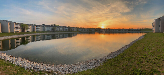 Eagle Lake Landing in Indianapolis, IN - Building Photo - Building Photo