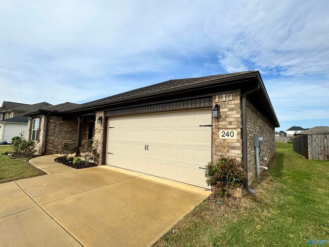 240 Wilcot Rd in Meridianville, AL - Building Photo - Building Photo