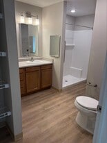 Bridlewood Crossing in Louisville, KY - Building Photo