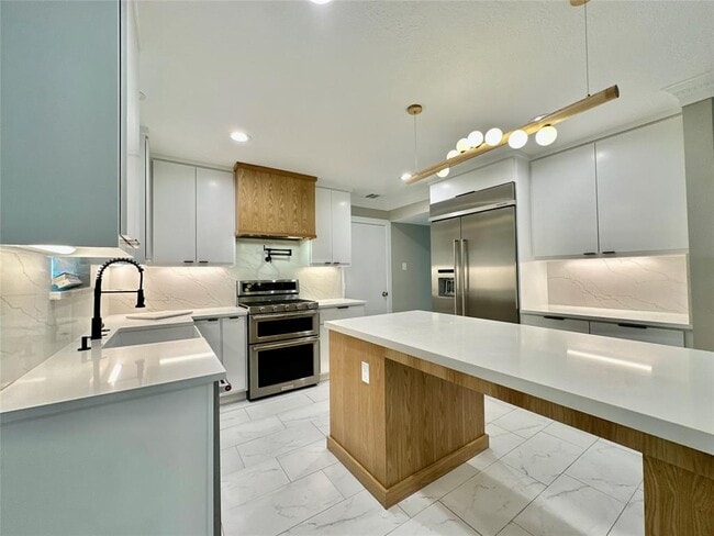 11407 Sagecreek Dr in Houston, TX - Building Photo - Building Photo