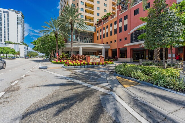 110 N Federal Hwy in Fort Lauderdale, FL - Building Photo - Building Photo