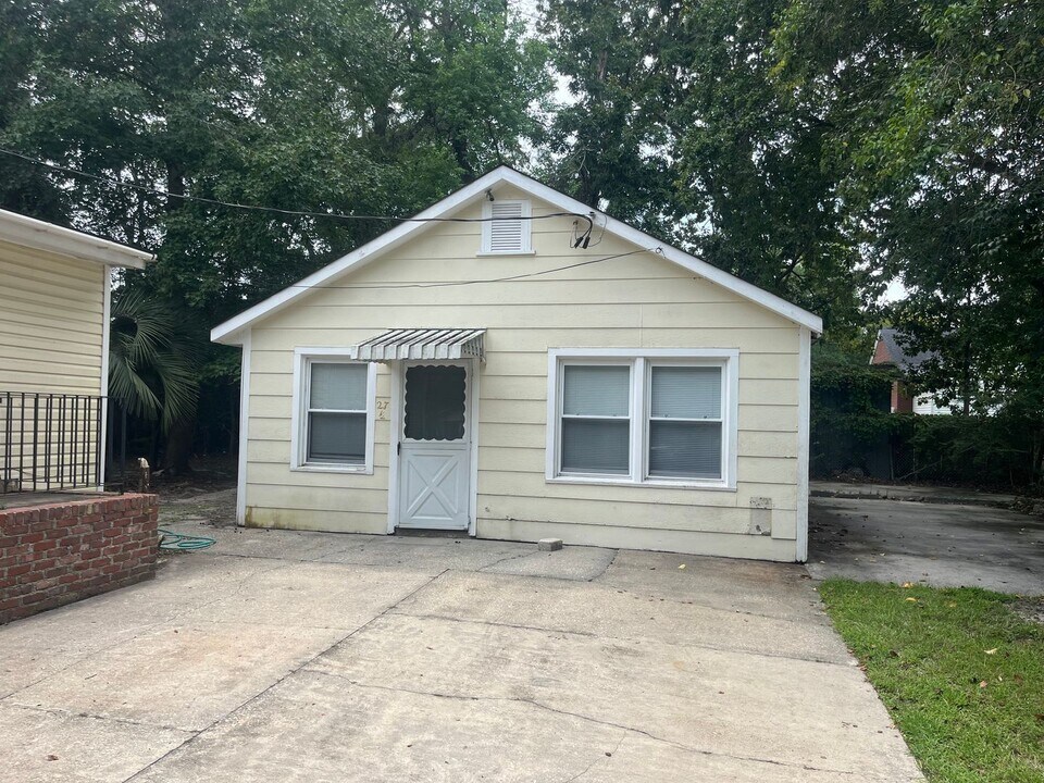 27 1/2 Oak Forest Dr in Charleston, SC - Building Photo