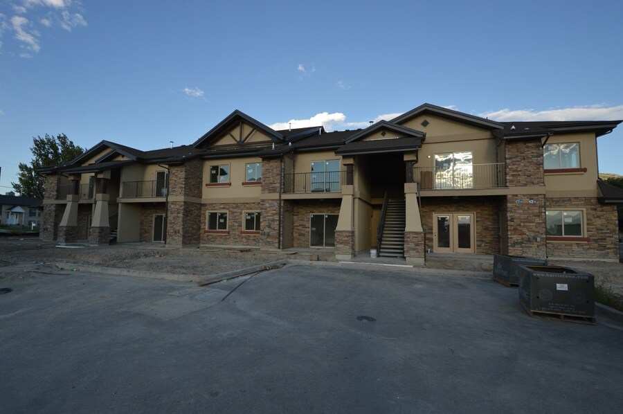 Victoria Woods in West Valley City, UT - Building Photo