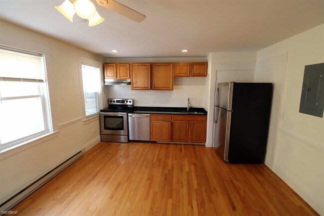 31 Henry St in Framingham, MA - Building Photo - Building Photo