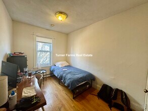 3 Warwick St, Unit 2F in Boston, MA - Foto de edificio - Building Photo