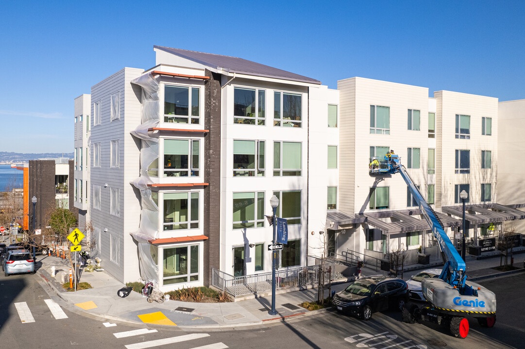 Landing in San Francisco, CA - Building Photo
