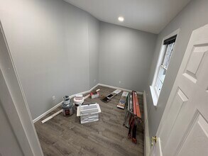 10 Matsunaye Dr, Unit 1 in Medford, NY - Foto de edificio - Building Photo