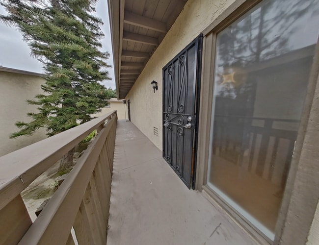 3050 S Bristol St in Santa Ana, CA - Building Photo - Building Photo